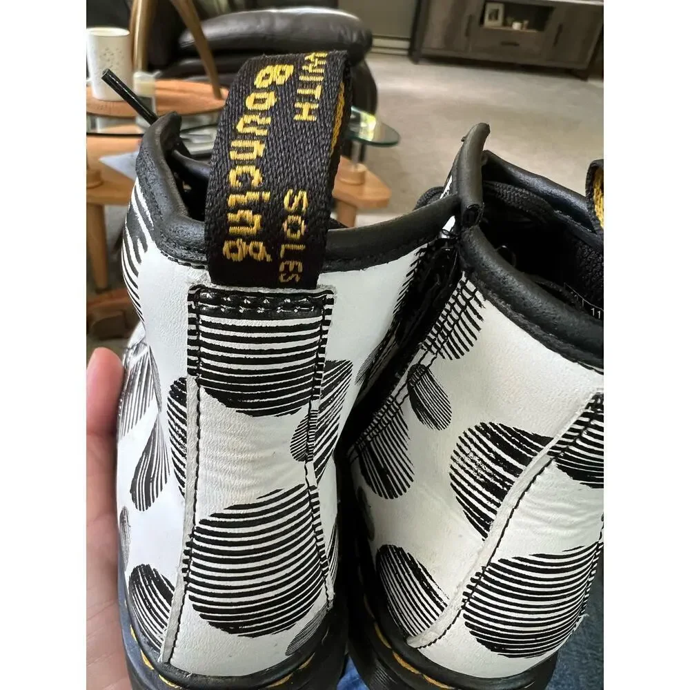 DR‎ MARTENS KIDS 1460 POLKA DOT BOOT - BLACK/WHITE size 11